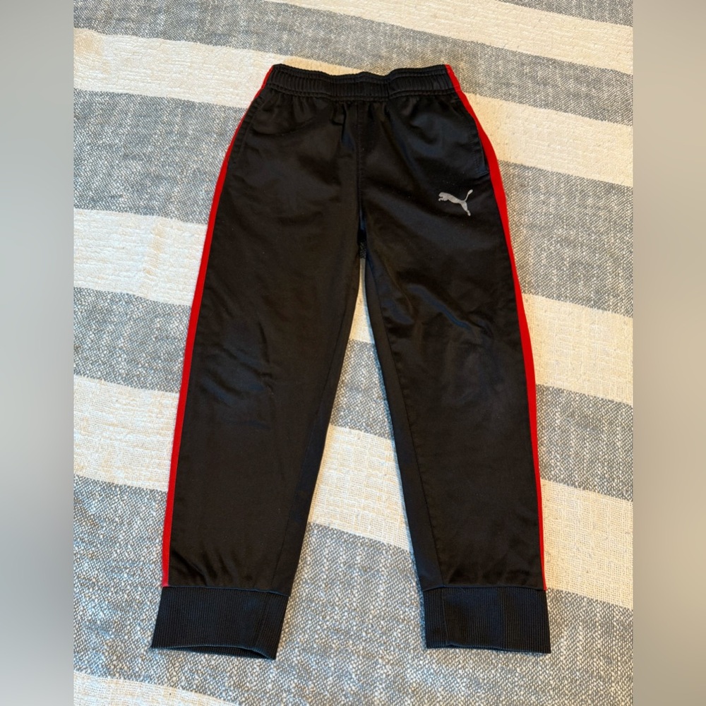 Boys Puma Sweatpants Sz 5 Black with Red Strip Down Legs